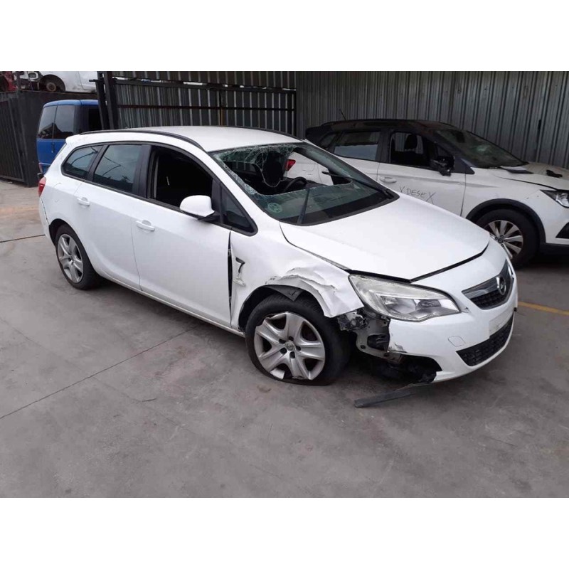 opel astra j sports tourer del año 2011