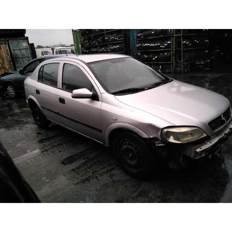opel astra g berlina del año 2001