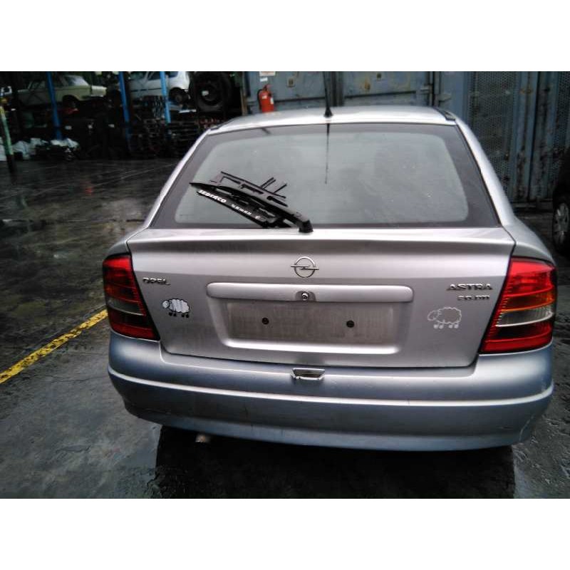 opel astra g berlina del año 2001