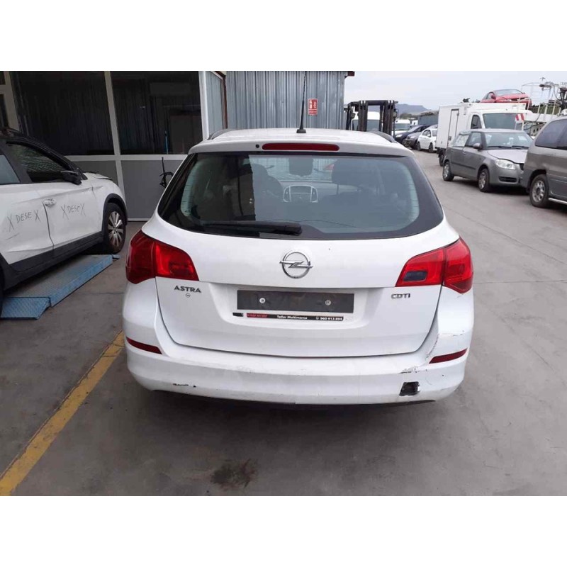 opel astra j sports tourer del año 2011