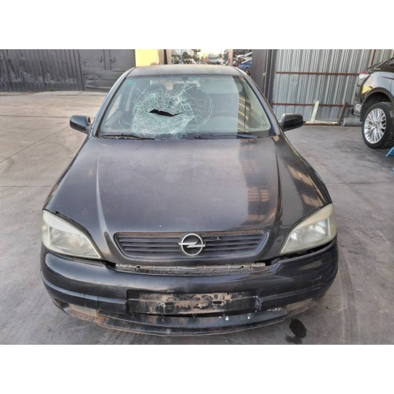 opel astra g berlina del año 2000