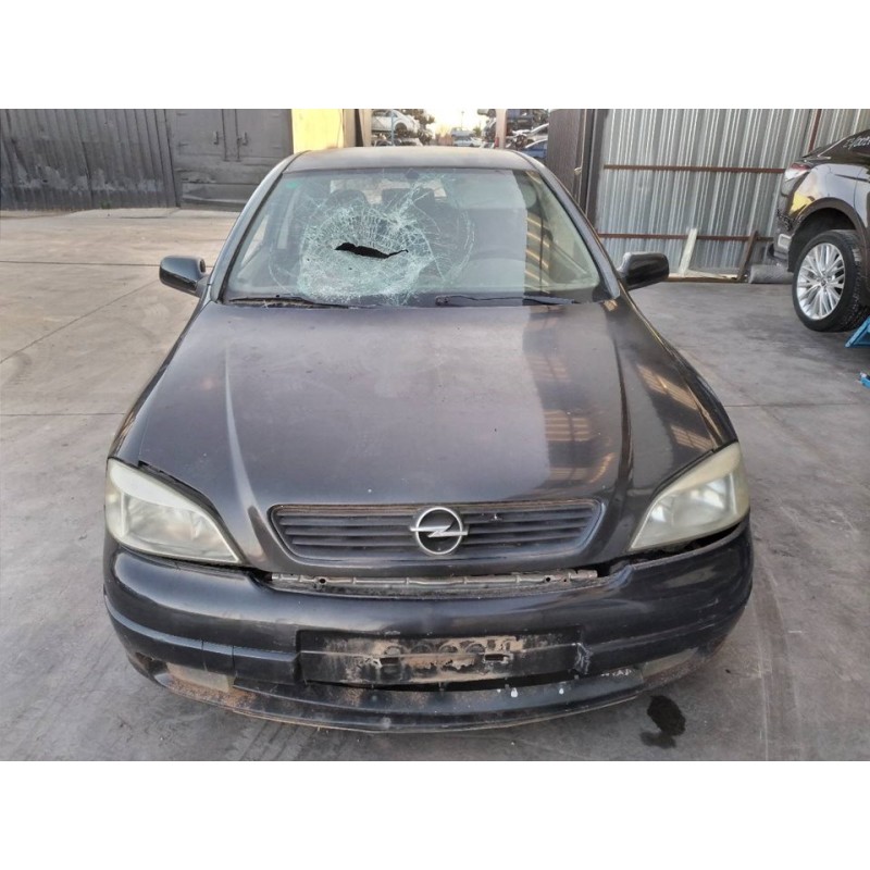 opel astra g berlina del año 2000