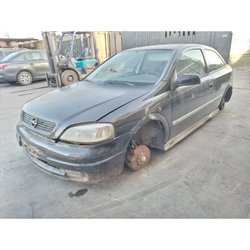 opel astra g berlina del año 2000