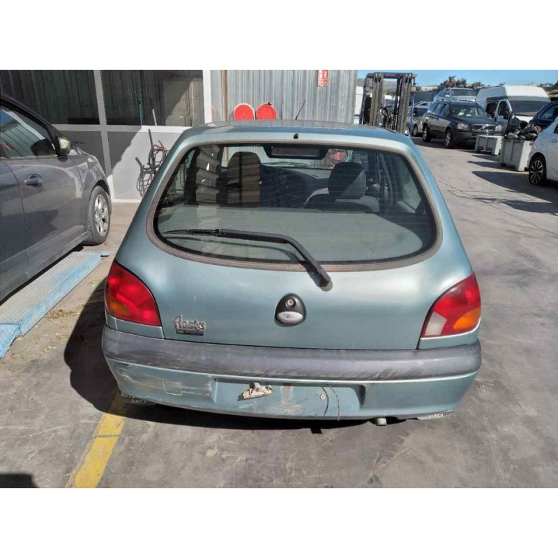 ford fiesta berlina (dx) del año 2000