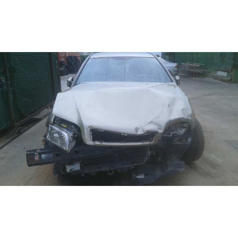 volvo s40 berlina del año 2000