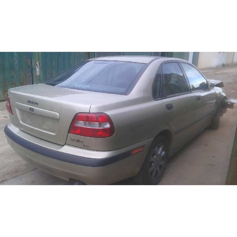 volvo s40 berlina del año 2000