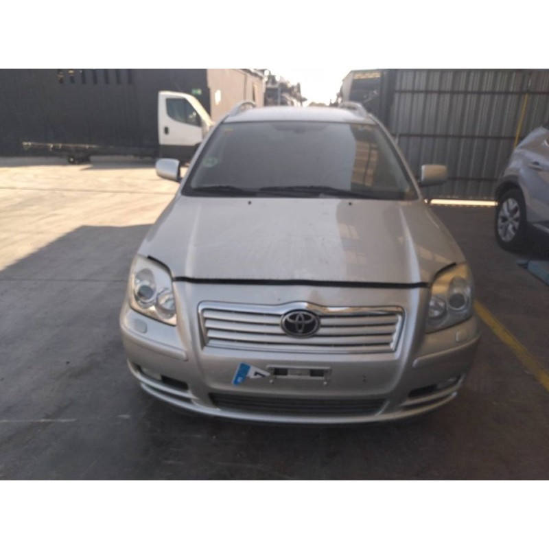 toyota avensis wagon (t25) del año 2005
