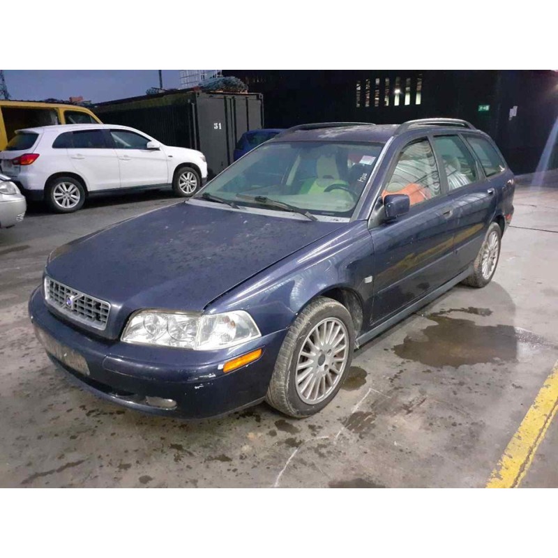 volvo v40 familiar del año 2003