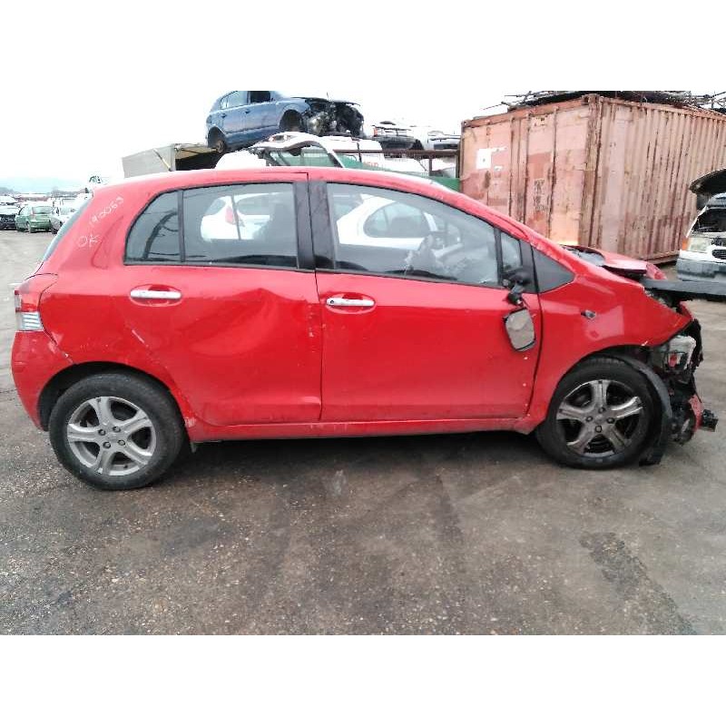 toyota yaris del año 2010
