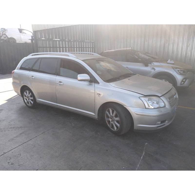 toyota avensis wagon (t25) del año 2005