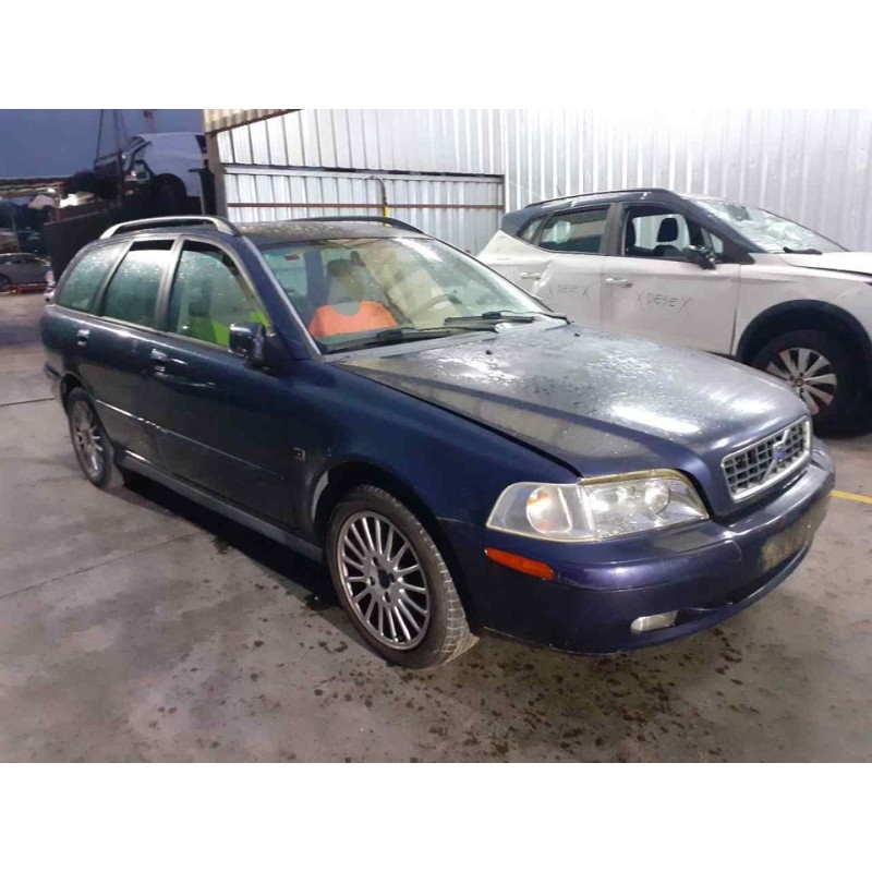 volvo v40 familiar del año 2003