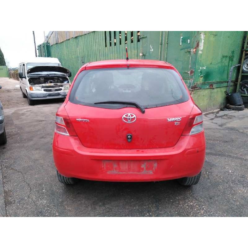 toyota yaris del año 2010
