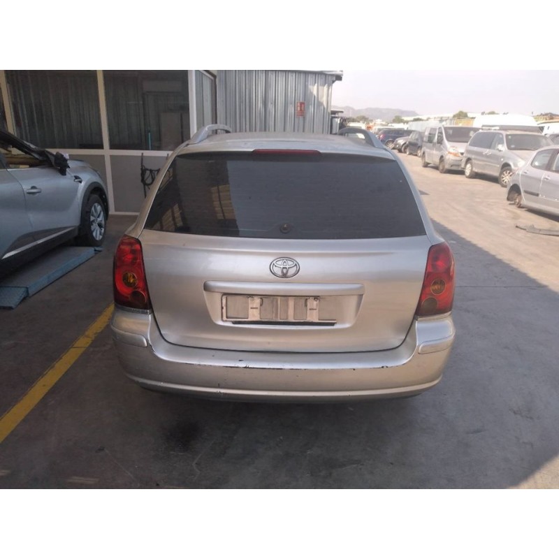 toyota avensis wagon (t25) del año 2005