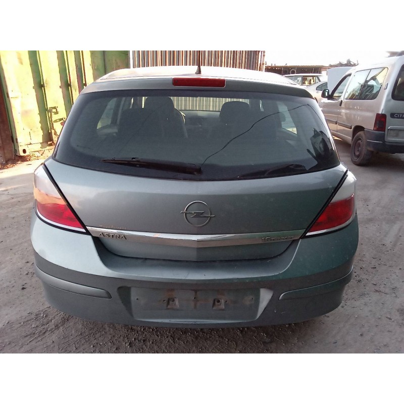 opel astra h berlina del año 2005