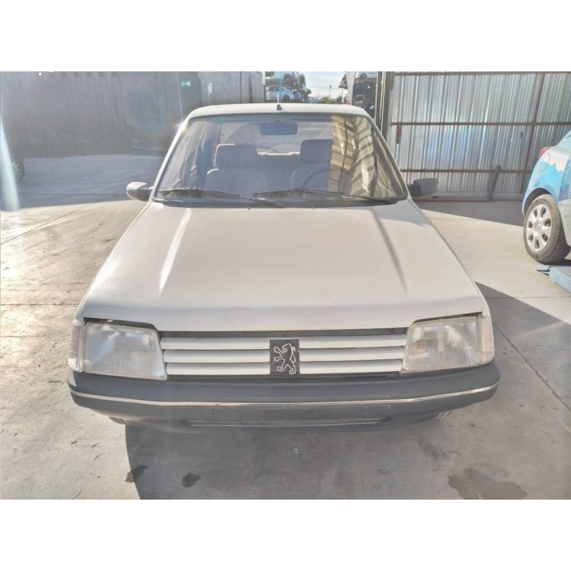 peugeot 205 berlina del año 1991