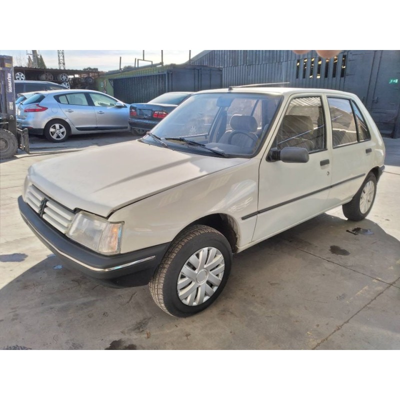 peugeot 205 berlina del año 1991