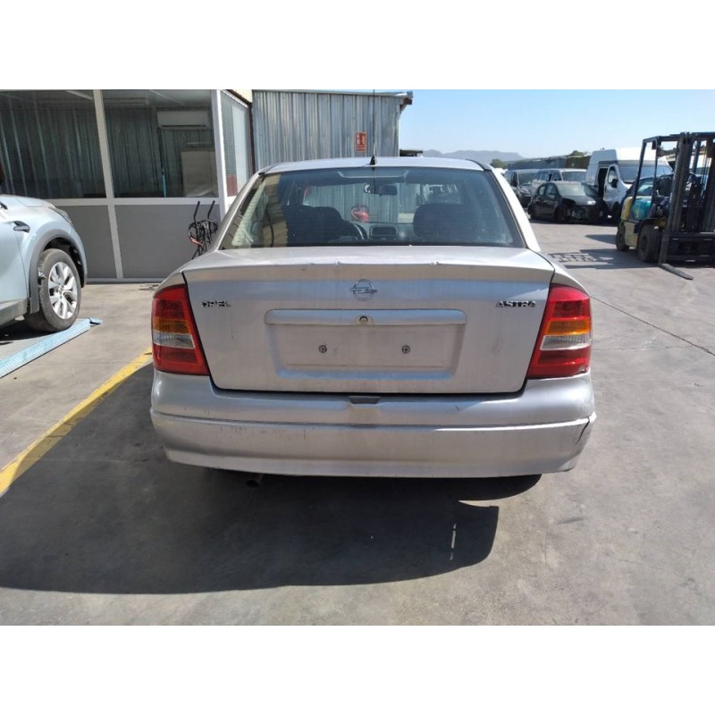 opel astra g berlina del año 2001