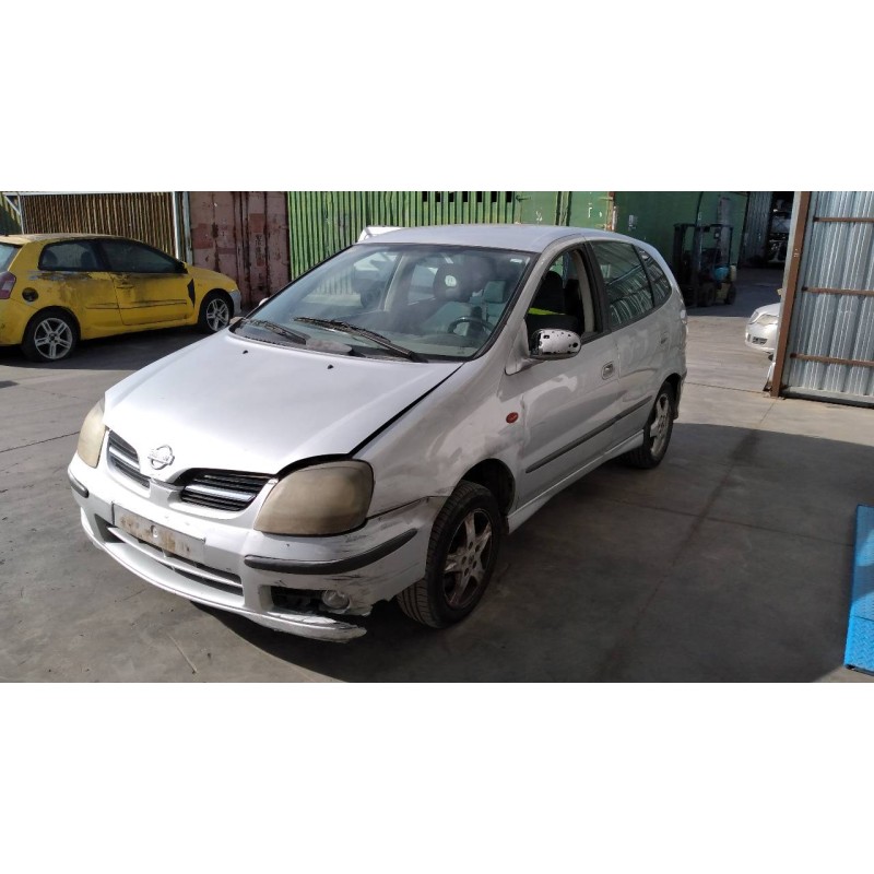 nissan almera tino (v10m) del año 2001