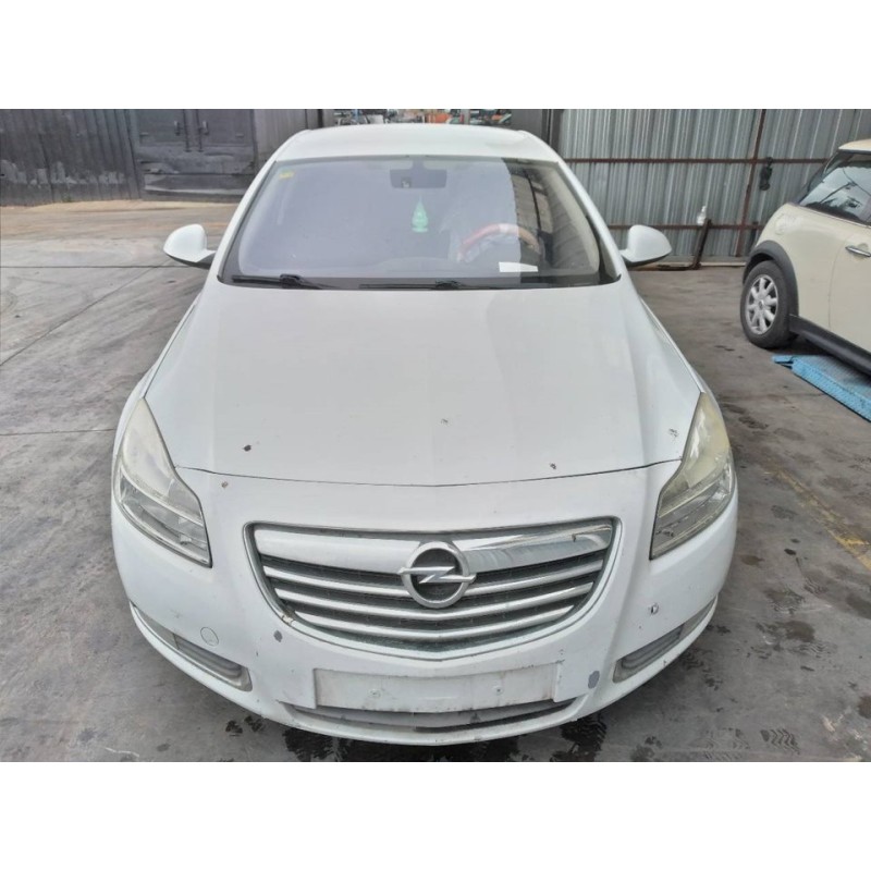 opel insignia berlina del año 2011