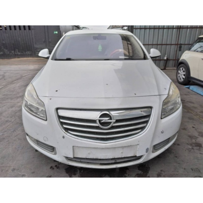 opel insignia berlina del año 2011