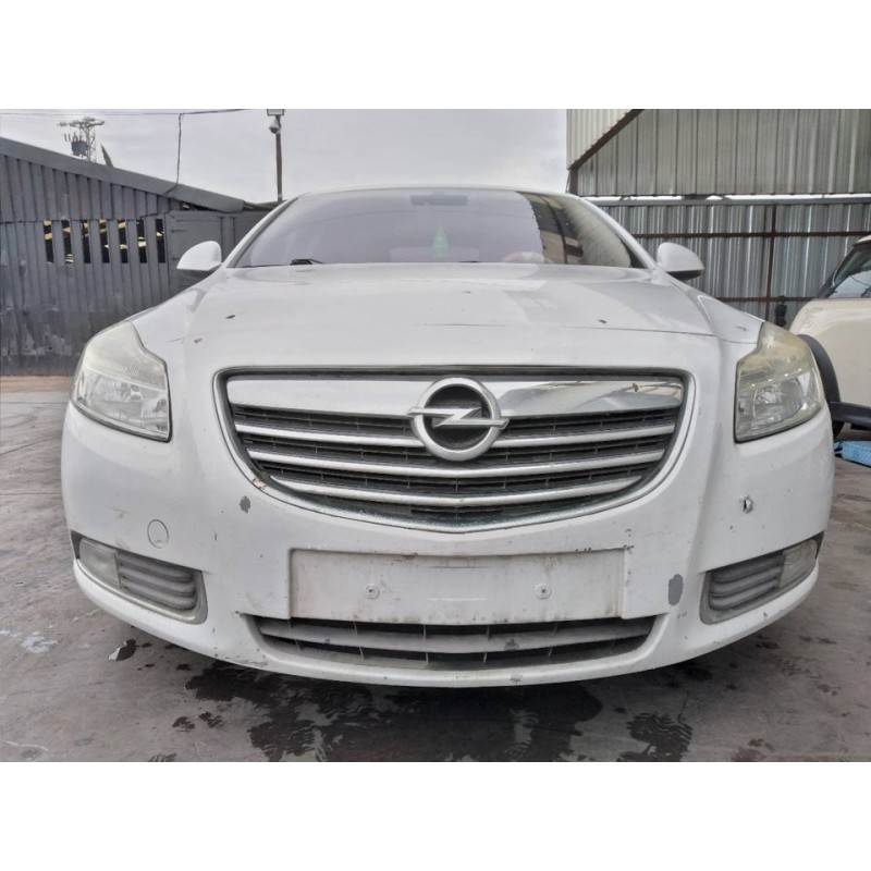 opel insignia berlina del año 2011
