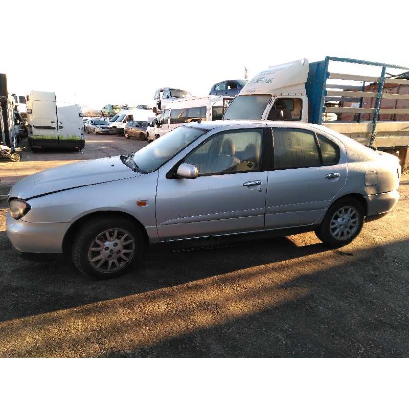 nissan primera berlina (p11) del año 2001