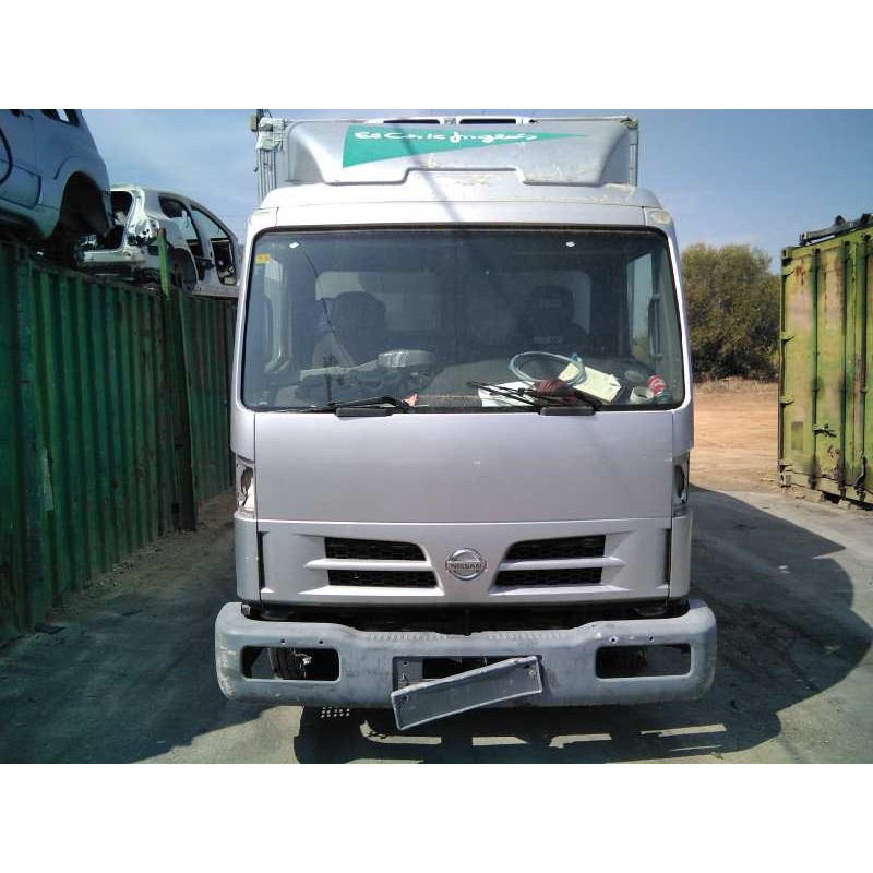 nissan atleon del año 2005