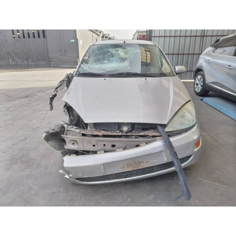 ford focus berlina (cak) del año 2000