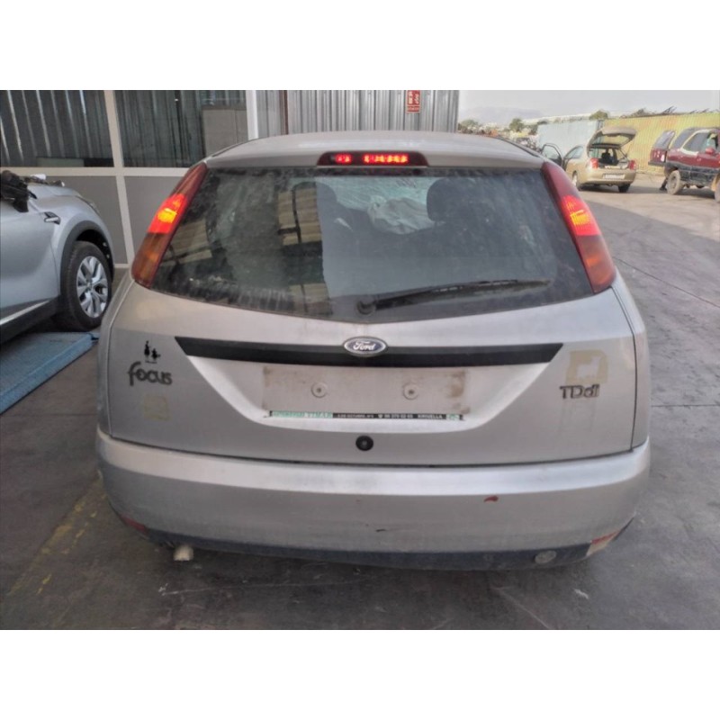 ford focus berlina (cak) del año 2000