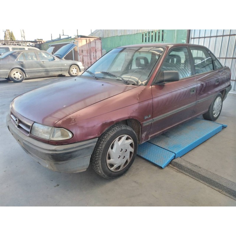 opel astra f berlina del año 1995