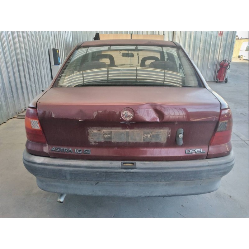 opel astra f berlina del año 1995