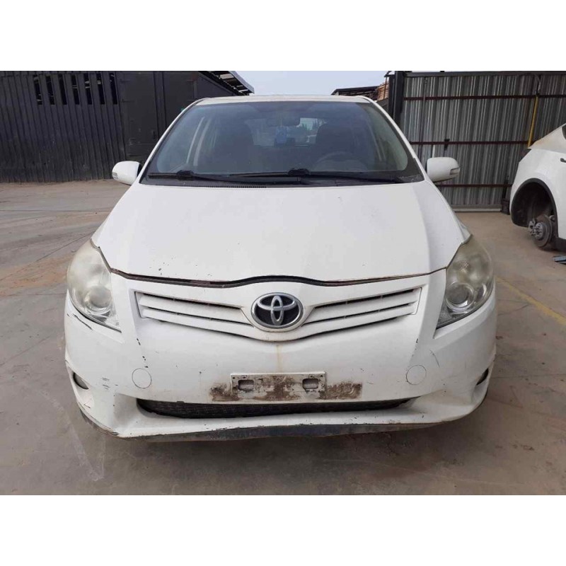 toyota auris del año 2011