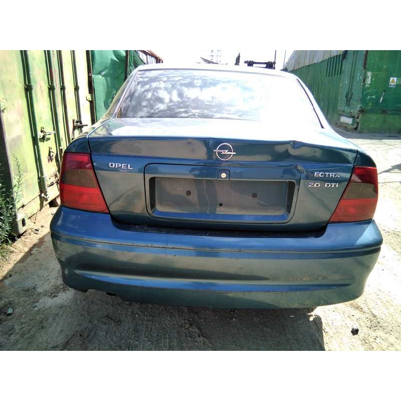 opel vectra b berlina del año 2001