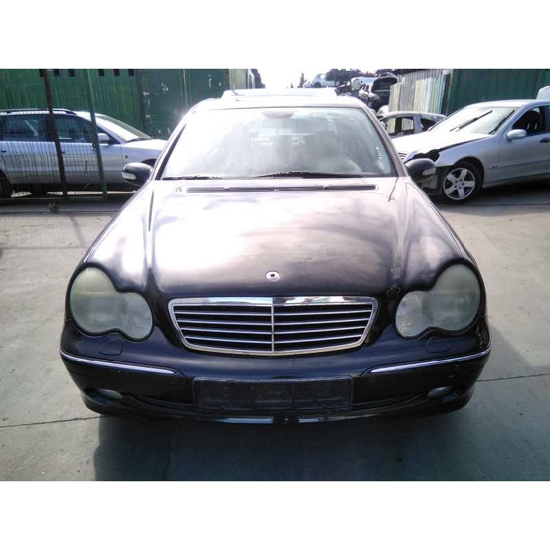 mercedes-benz clase c (w203) berlina del año 2001