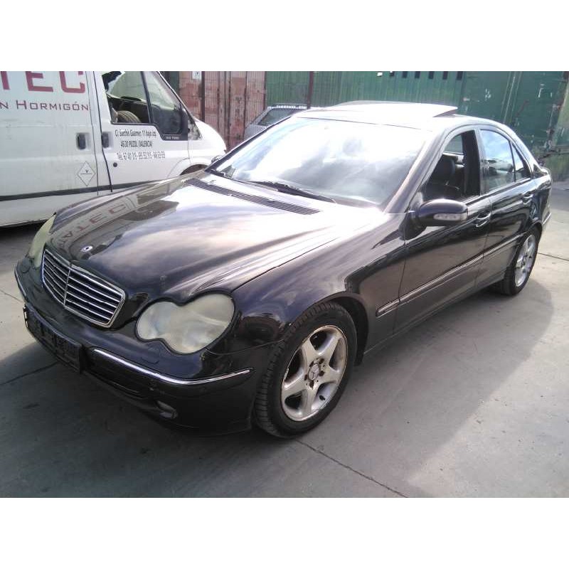 mercedes-benz clase c (w203) berlina del año 2001