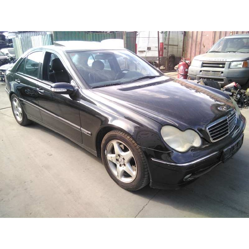 mercedes-benz clase c (w203) berlina del año 2001
