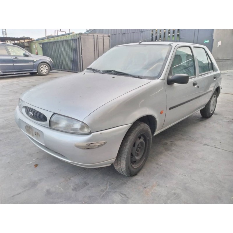 ford fiesta berlina del año 1998