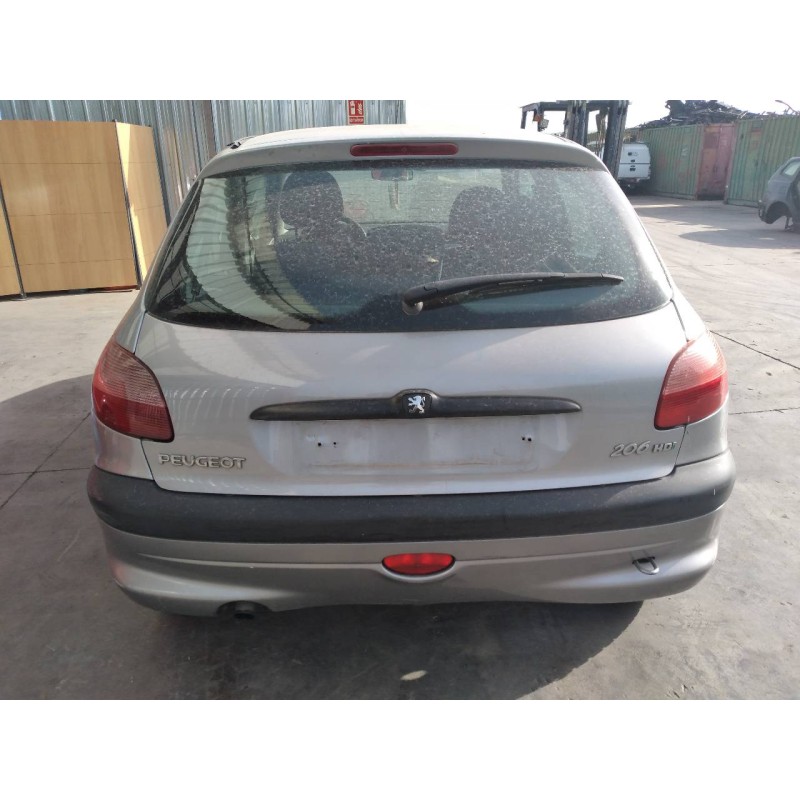 peugeot 206 berlina del año 2002