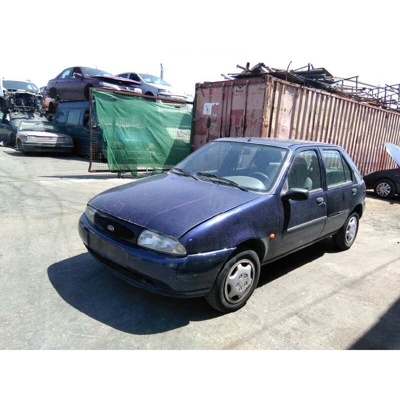ford fiesta berlina del año 1999