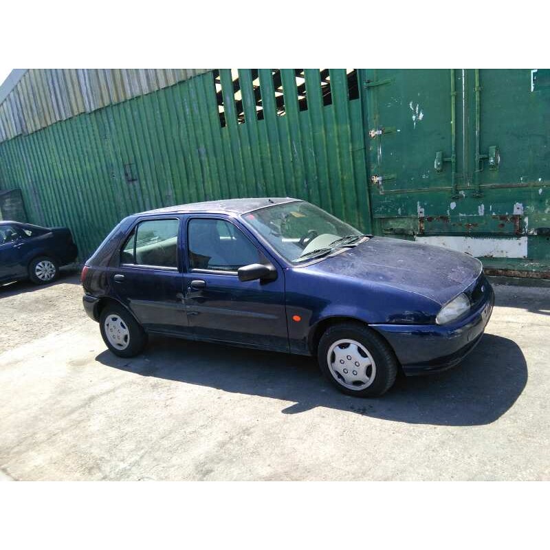 ford fiesta berlina del año 1999
