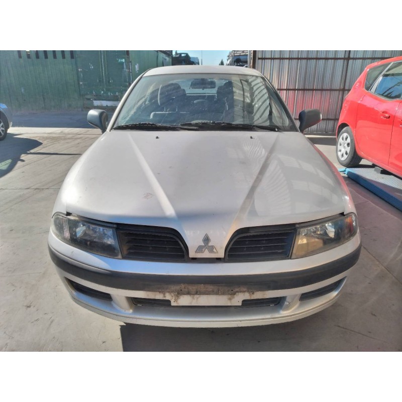 mitsubishi carisma berlina 5 (da0) del año 2003