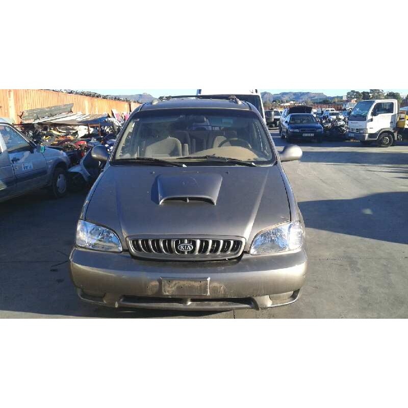 kia carnival del año 2001