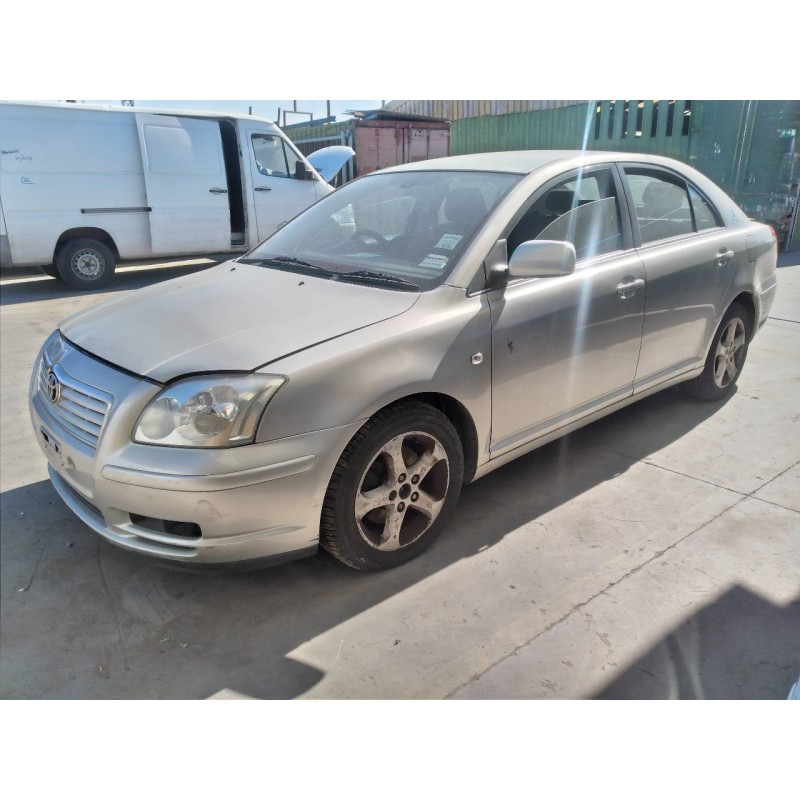 toyota avensis berlina (t25) del año 2005