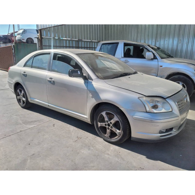 toyota avensis berlina (t25) del año 2005