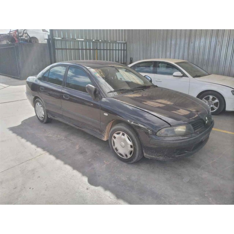 mitsubishi carisma berlina 5 (da0) del año 2002