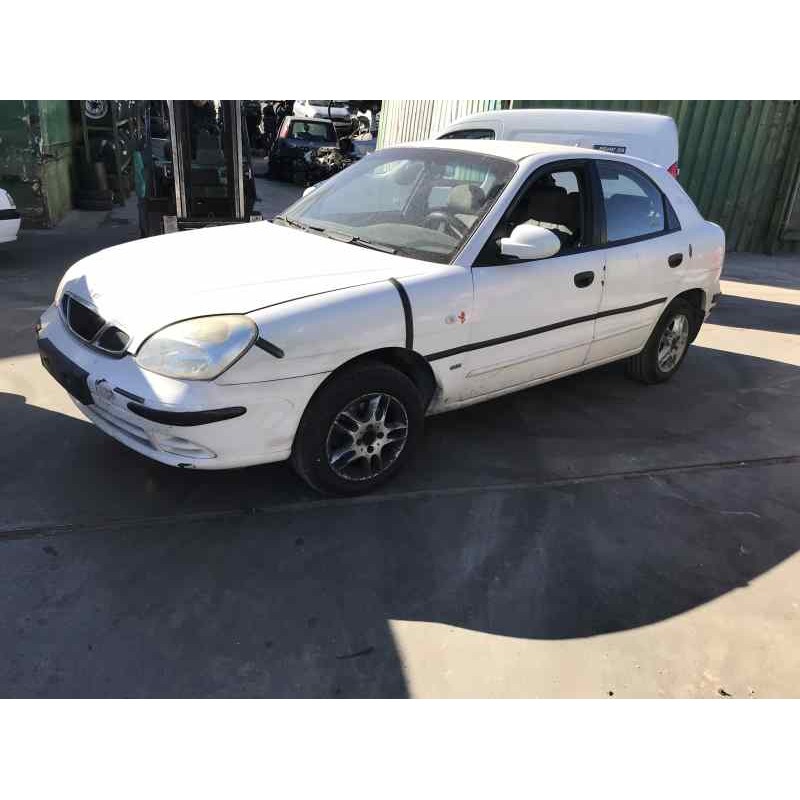 daewoo compact del año 2002