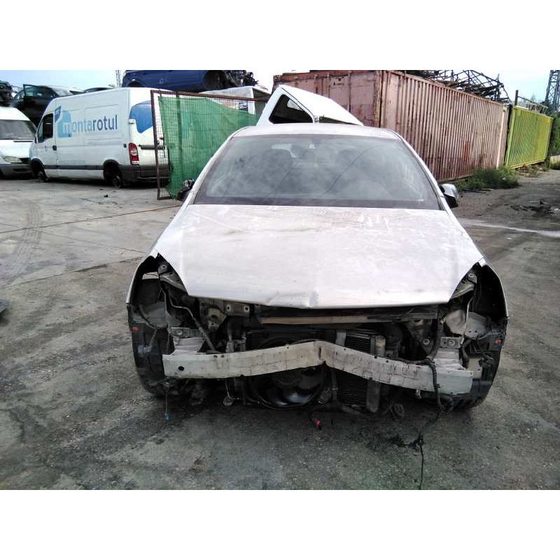opel astra gtc del año 2005