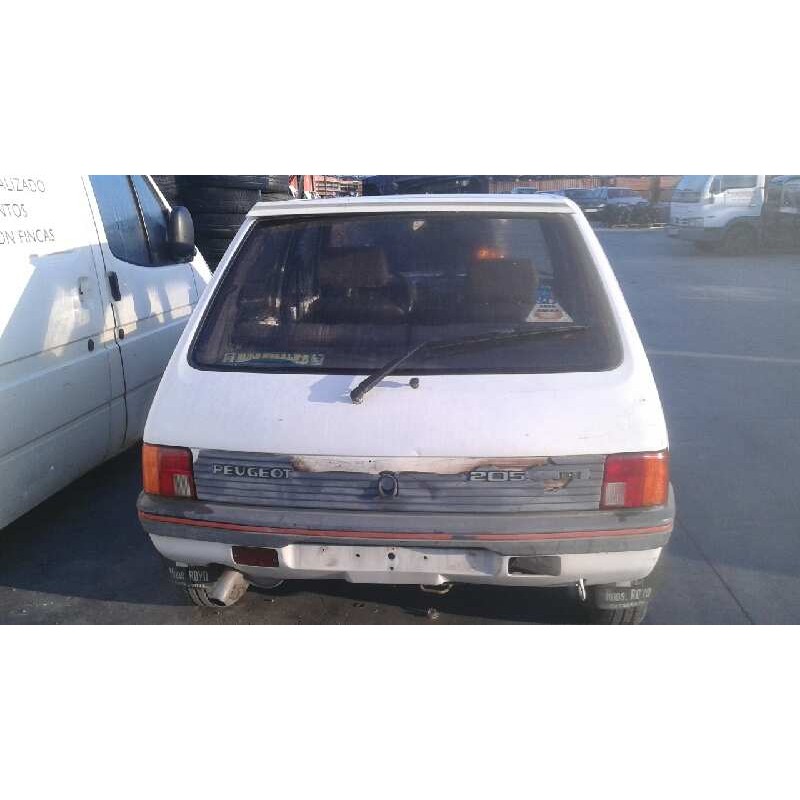 peugeot 205 berlina del año 1987