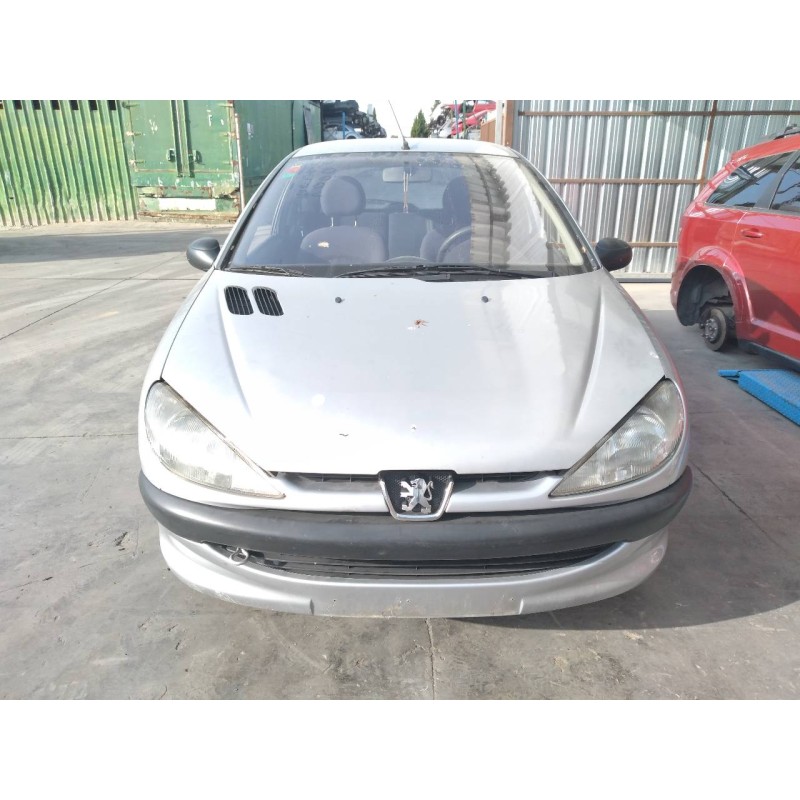 peugeot 206 berlina del año 2001