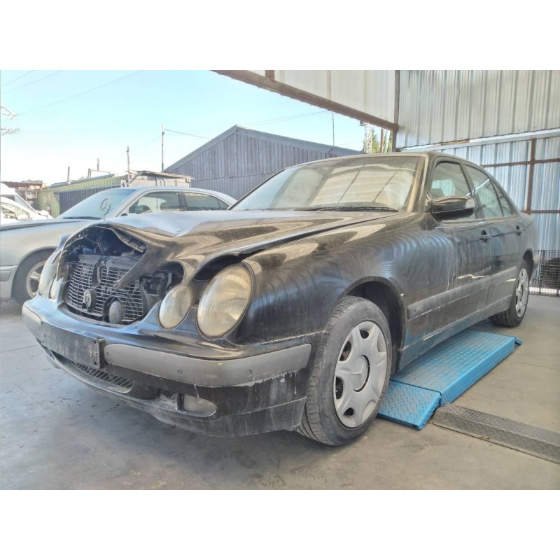 mercedes-benz clase e (w210) berlina diesel del año 2000